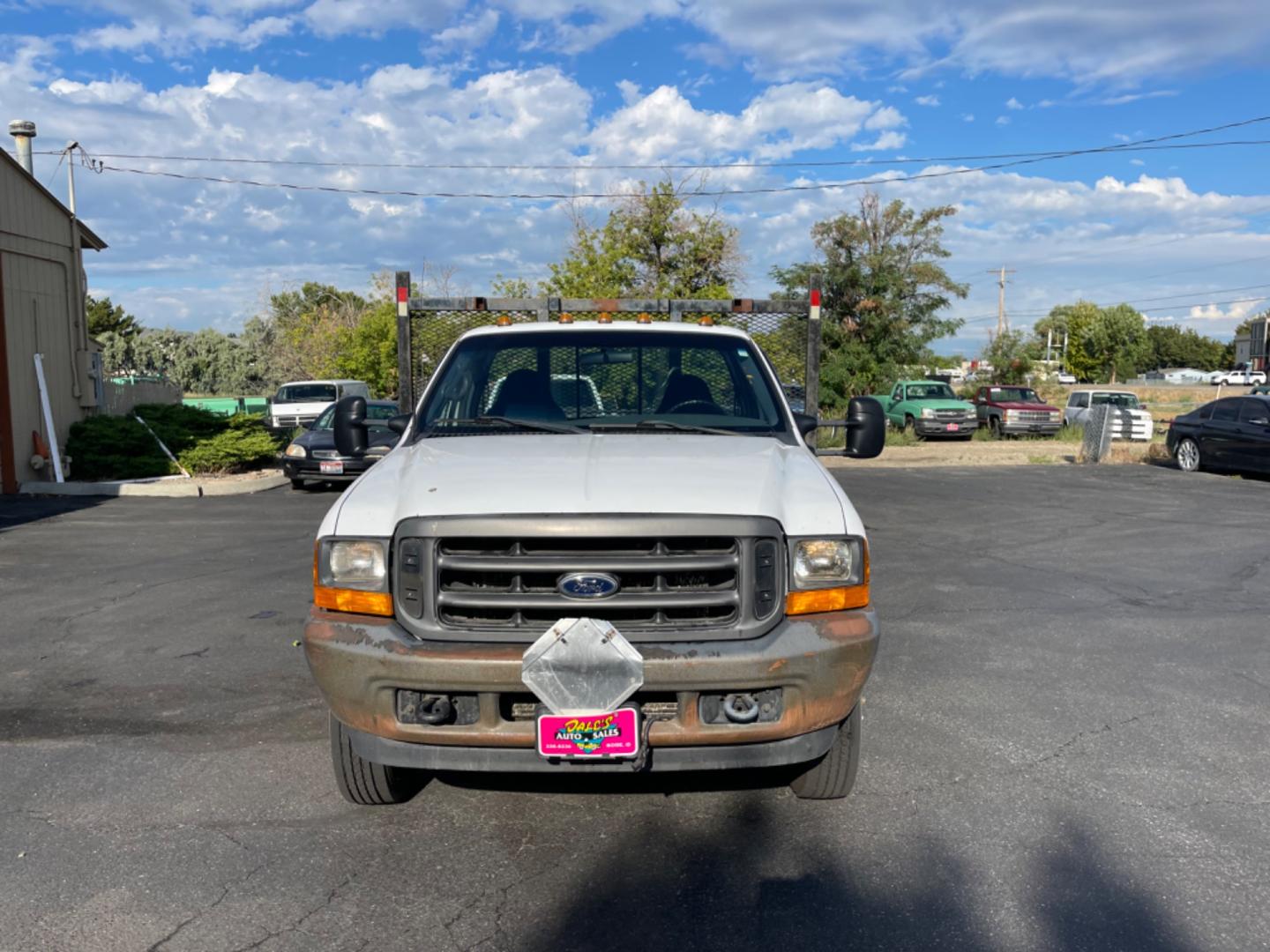 2001 Alpine White /Blue Ford F-550 Regular Cab 2WD DRW (1FDAF56F11E) with an 7.3L V8 OHV 16V TURBO DIESEL engine, AT transmission, located at 813 E Fairview Ave, Meridian , ID, 83642, (208) 336-8230, 43.618851, -116.384010 - Photo#3