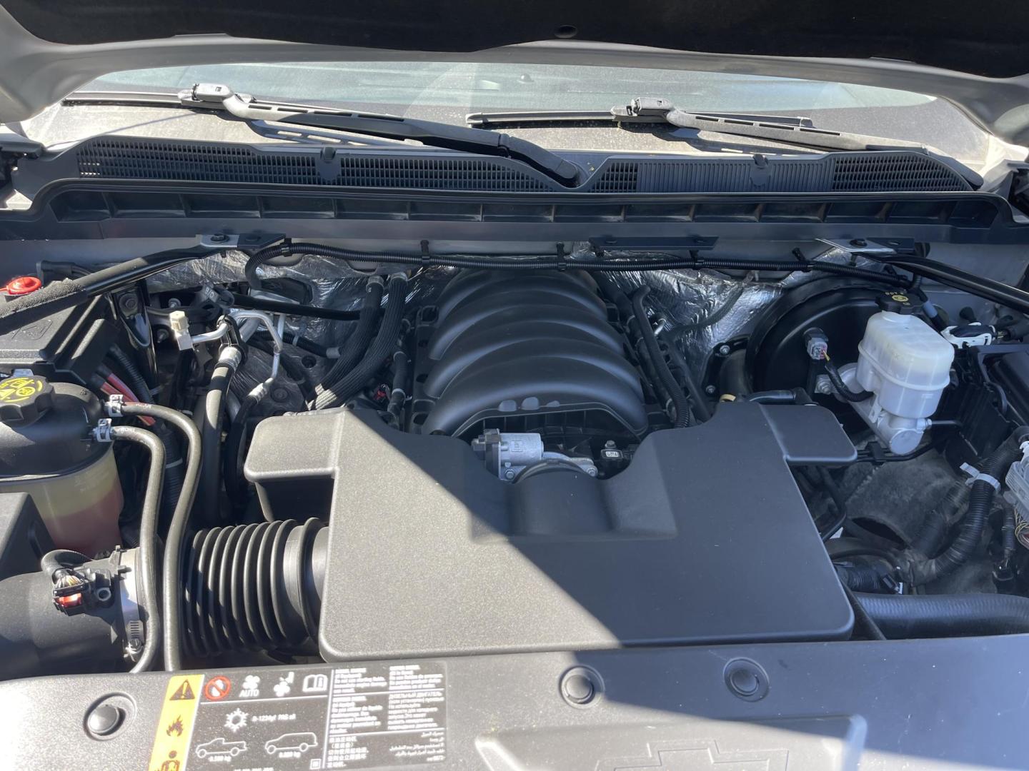 2018 Silver /Black Chevrolet Silverado 1500 LT Crew Cab 4WD (3GCUKREC1JG) with an 5.3L V8 OHV 16V engine, 6A transmission, located at 813 E Fairview Ave, Meridian , ID, 83642, (208) 336-8230, 43.618851, -116.384010 - Photo#15