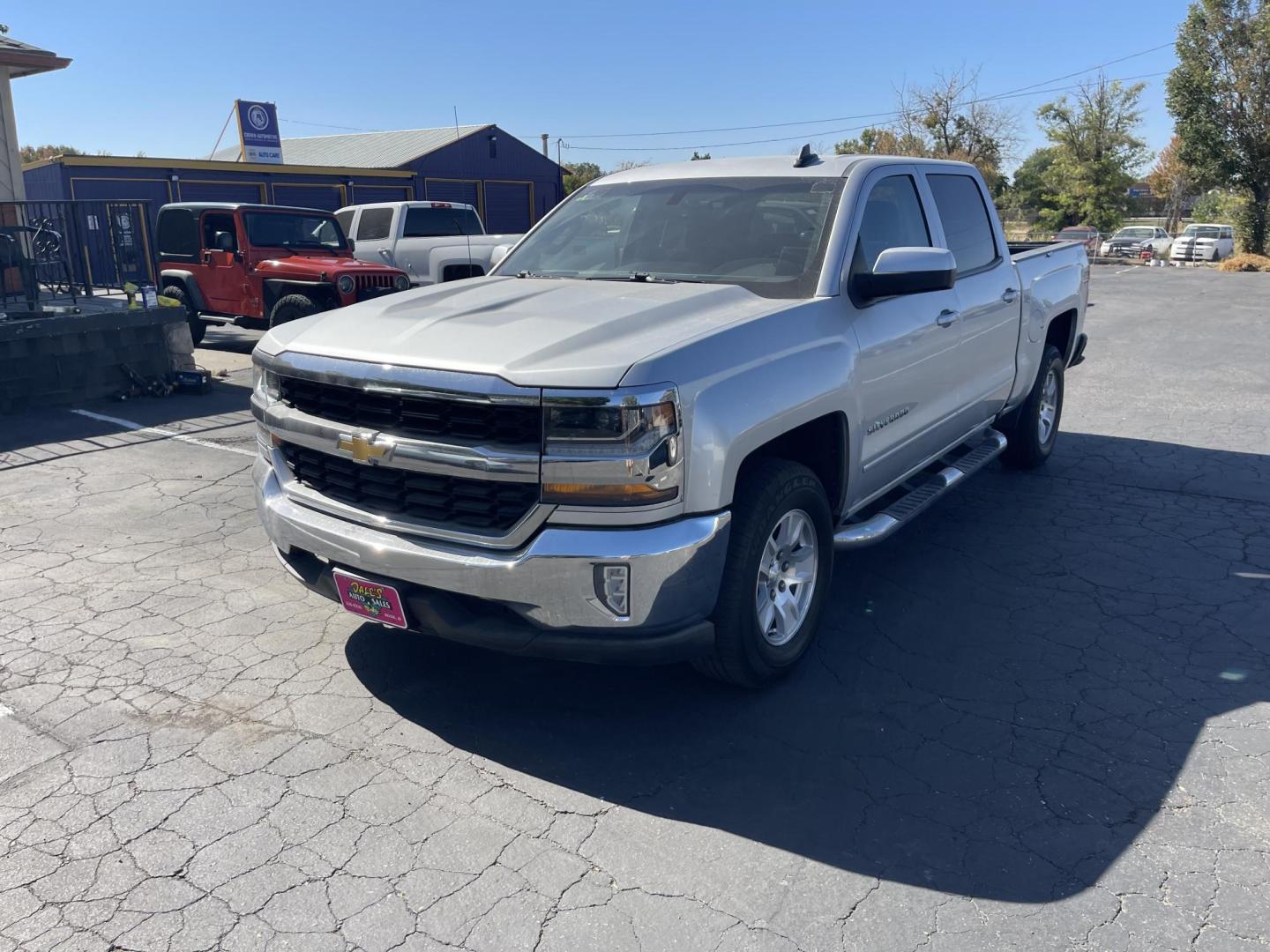 2018 Silver /Black Chevrolet Silverado 1500 LT Crew Cab 4WD (3GCUKREC1JG) with an 5.3L V8 OHV 16V engine, 6A transmission, located at 813 E Fairview Ave, Meridian , ID, 83642, (208) 336-8230, 43.618851, -116.384010 - Photo#3