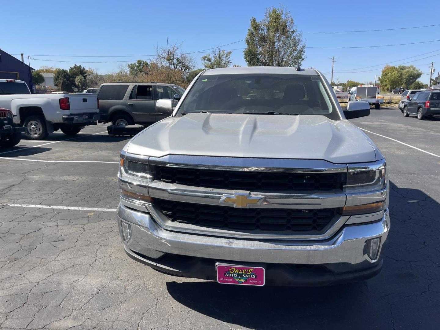 2018 Silver /Black Chevrolet Silverado 1500 LT Crew Cab 4WD (3GCUKREC1JG) with an 5.3L V8 OHV 16V engine, 6A transmission, located at 813 E Fairview Ave, Meridian , ID, 83642, (208) 336-8230, 43.618851, -116.384010 - Photo#4