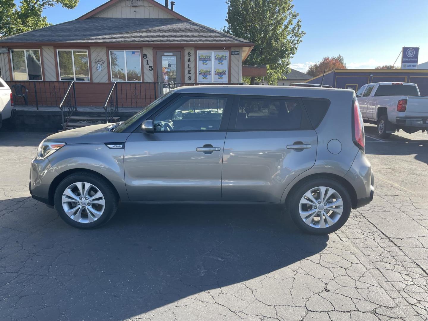 2014 Silver /Black Kia Soul + (KNDJP3A56E7) with an 2.0L L4 DOHC 16V engine, 6-Speed Automatic transmission, located at 813 E Fairview Ave, Meridian , ID, 83642, (208) 336-8230, 43.618851, -116.384010 - Photo#0