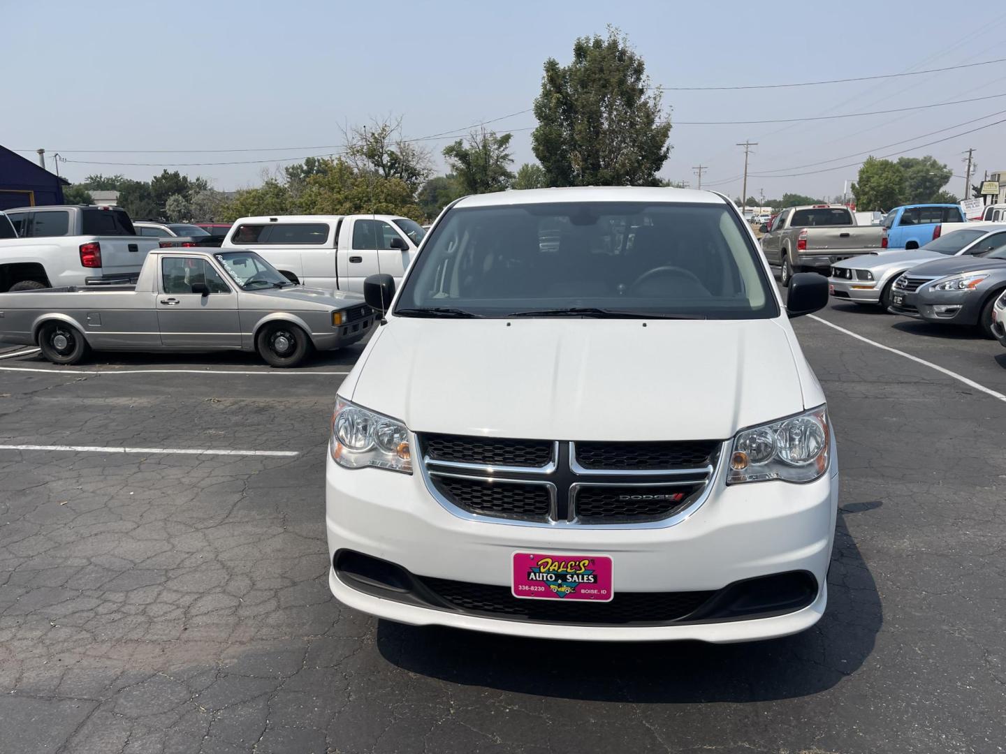 2019 White /Black Dodge Grand Caravan SE (2C4RDGBG0KR) with an 3.6L V6 DOHC 24V engine, 6A transmission, located at 813 E Fairview Ave, Meridian , ID, 83642, (208) 336-8230, 43.618851, -116.384010 - Photo#1