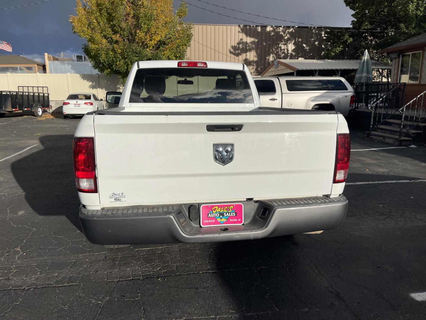 2011 White /Grey Dodge Ram 1500 ST (3D7JB1EK0BG) with an 3.7L V6 SOHC 12V engine, 4-Speed Automatic transmission, located at 813 E Fairview Ave, Meridian , ID, 83642, (208) 336-8230, 43.618851, -116.384010 - Photo#5