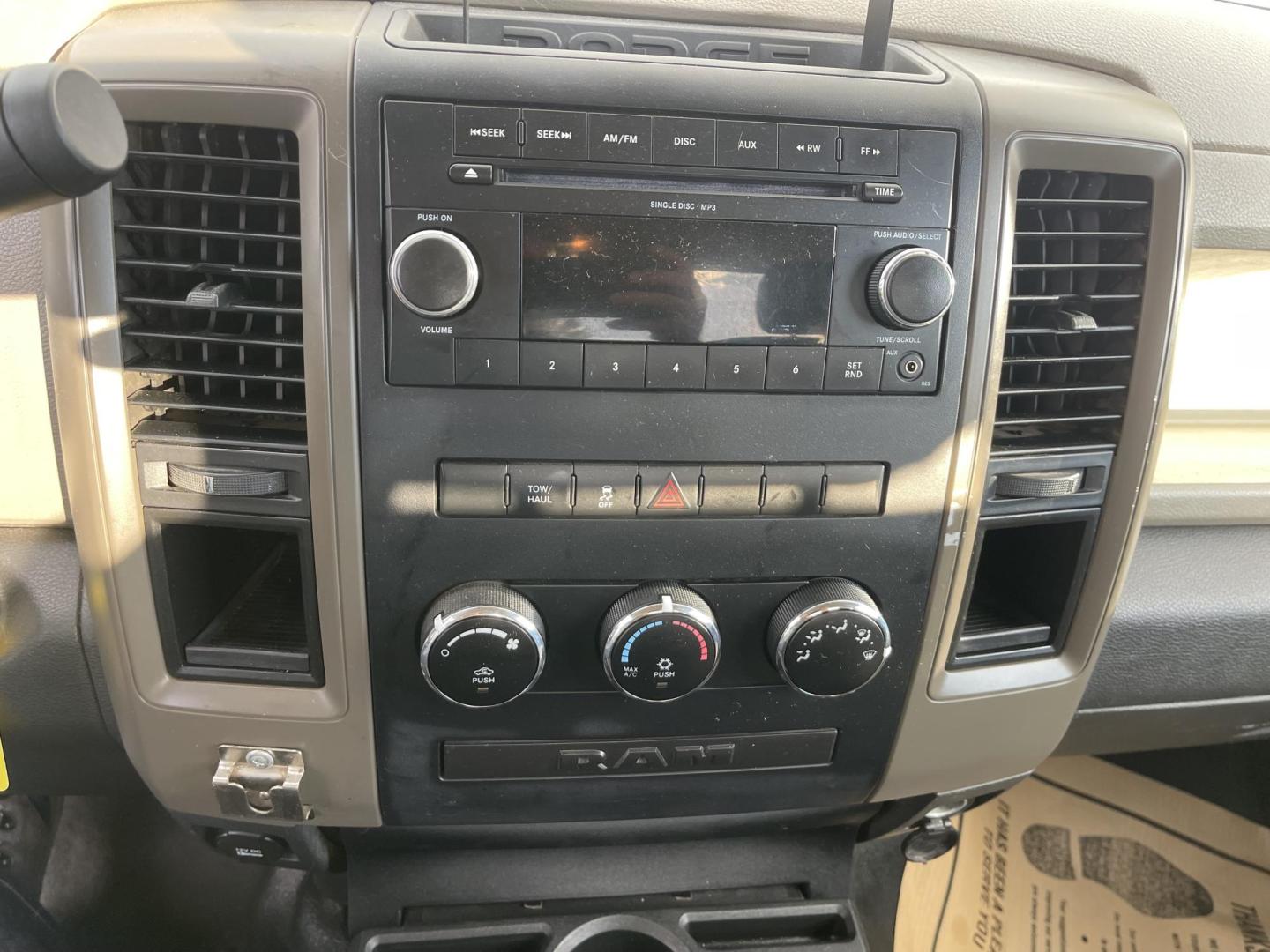 2011 White /Grey Dodge Ram 1500 ST (3D7JB1EK0BG) with an 3.7L V6 SOHC 12V engine, 4-Speed Automatic transmission, located at 813 E Fairview Ave, Meridian , ID, 83642, (208) 336-8230, 43.618851, -116.384010 - Photo#9