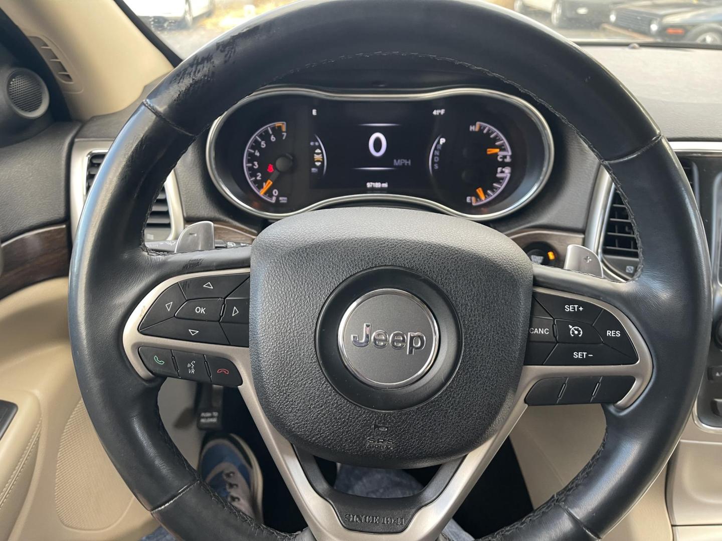 2014 White /Tan Jeep Grand Cherokee Laredo 4WD (1C4RJFAG5EC) with an 3.6L V6 DOHC 24V engine, 5-Speed Automatic transmission, located at 813 E Fairview Ave, Meridian , ID, 83642, (208) 336-8230, 43.618851, -116.384010 - Photo#8