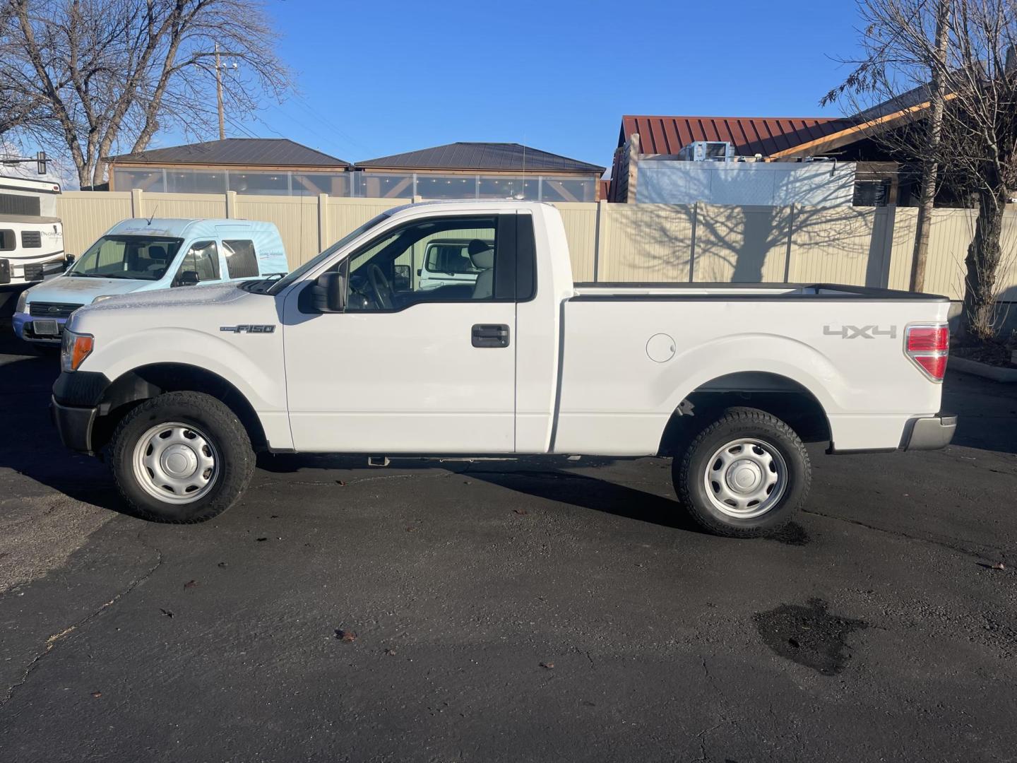 2013 White /Grey Ford F-150 XL 6.5-ft. Bed 4WD (1FTMF1EM9DF) with an 3.7L V6 DOHC 24V engine, 6-Speed Automatic transmission, located at 813 E Fairview Ave, Meridian , ID, 83642, (208) 336-8230, 43.618851, -116.384010 - Photo#0