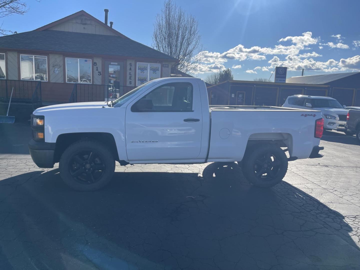 2015 Chevrolet Silverado 1500 Work Truck Short Box 4WD (1GCNKPEH0FZ) with an 4.3L V6 engine, 6-Speed Automatic transmission, located at 813 E Fairview Ave, Meridian , ID, 83642, (208) 336-8230, 43.618851, -116.384010 - Photo#1