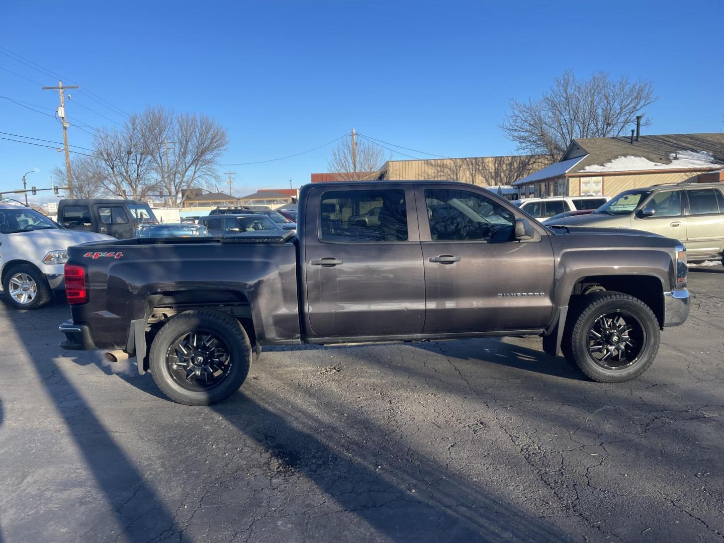 2016 Chevrolet Silverado 1500 LS Crew Cab Short Box 4WD (3GCUKNEC9GG) with an 5.3L V8 OHV 16V engine, 6A transmission, located at 813 E Fairview Ave, Meridian , ID, 83642, (208) 336-8230, 43.618851, -116.384010 - Photo#6